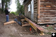 Moving the house. Photo by Clint Gilchrist, Pinedale Online.