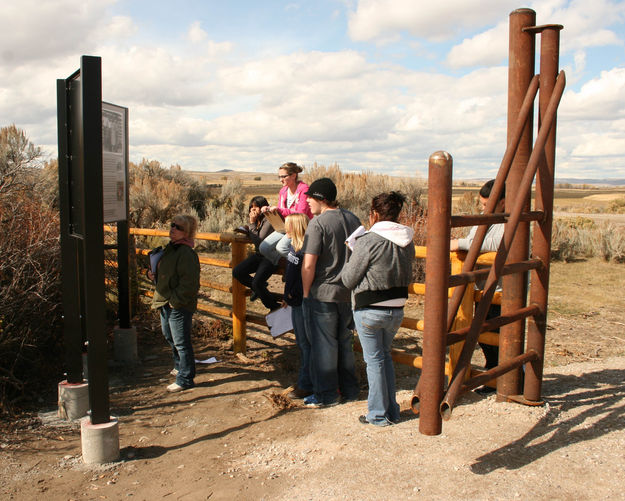 Interpretive sign. Photo by Dawn Ballou, Pinedale Online.