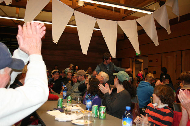 Introducting the mushers. Photo by Dawn Ballou, Pinedale Online.