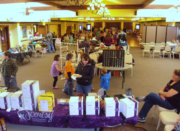 Senior Center sale. Photo by Frank Morrison.