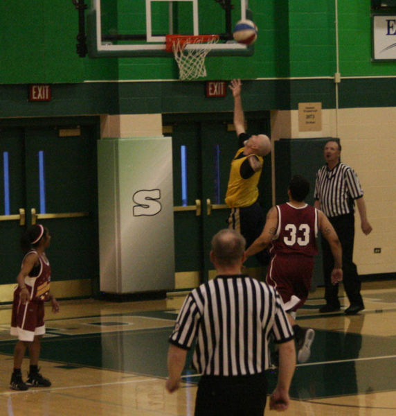 Jim Brost shoots. Photo by Dawn Ballou, Pinedale Online.