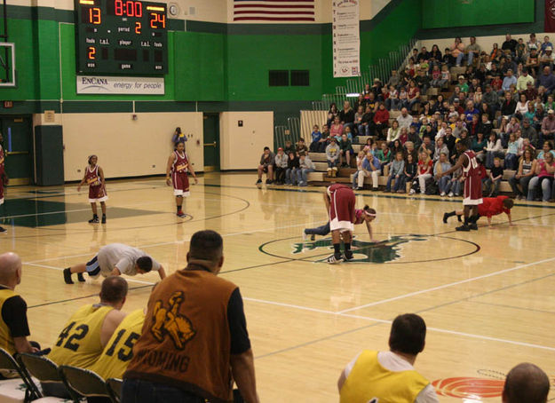 Pushups. Photo by Dawn Ballou, Pinedale Online.