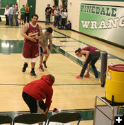 Shoe scramble. Photo by Dawn Ballou, Pinedale Online.