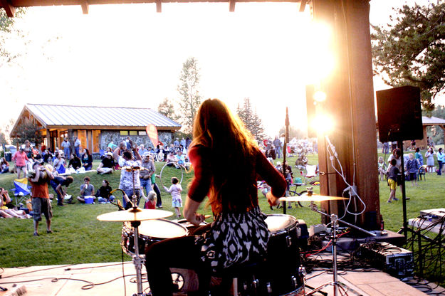 Playing to the crowd. Photo by Tim Ruland, Pinedale Fine Arts Council.