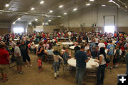 Large Bar-B-Q Crowd. Photo by Pinedale Online.