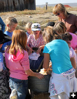 Learning about laundry. Photo by Clint Gilchrist, Pinedale Online.