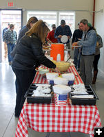 Refreshment line. Photo by Dawn Ballou, Pinedale Online.