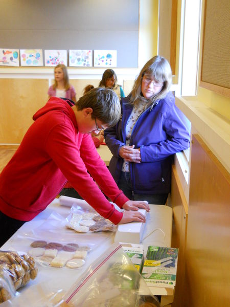 Sealing cookies. Photo by Sublette 4H..