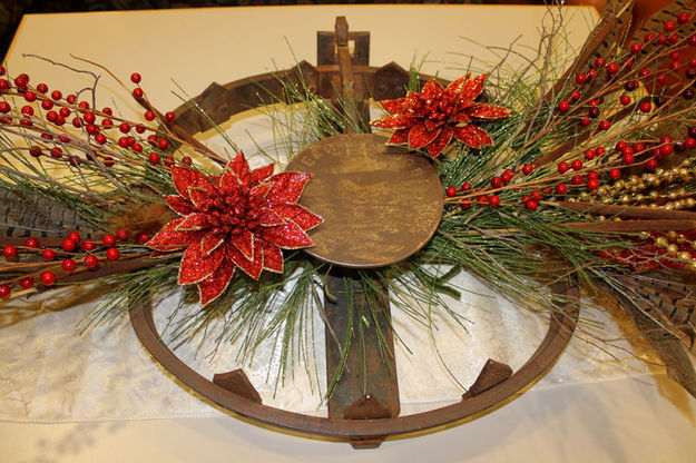 Bear Trap wreath detail. Photo by Dawn Ballou, Pinedale Online.