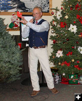 Jay Fear - Auctioneer. Photo by Dawn Ballou, Pinedale Online.