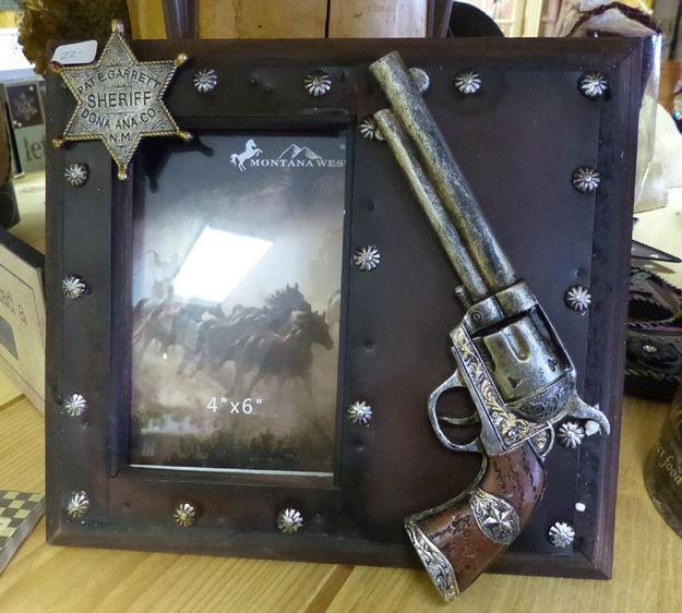 Sheriff frame. Photo by Dawn Ballou, Pinedale Online.