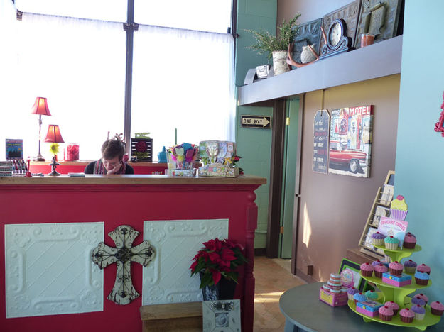 Front counter. Photo by Dawn Ballou, Pinedale Online.