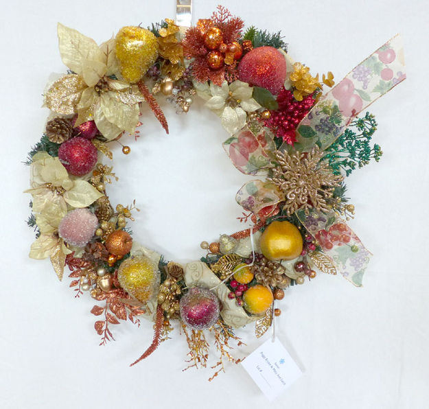 Mary Ann and Peg's wreath. Photo by Dawn Ballou, Pinedale Online.