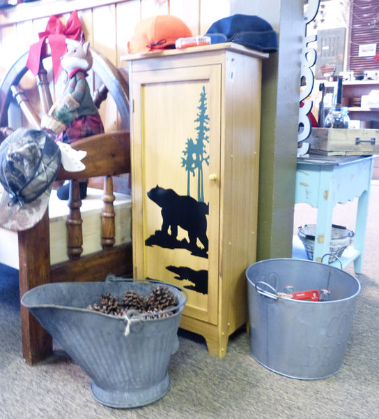 Bears and buckets. Photo by Dawn Ballou, Pinedale Online.