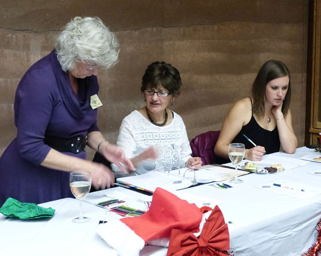 Tracking bids. Photo by Dawn Ballou, Pinedale Online.