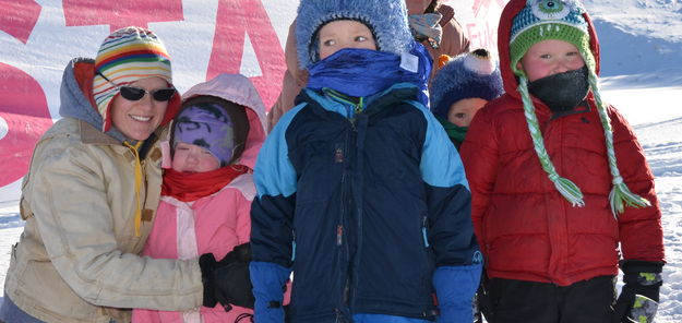 Hardy Local Kids Brave the Cold. Photo by Terry Allen.