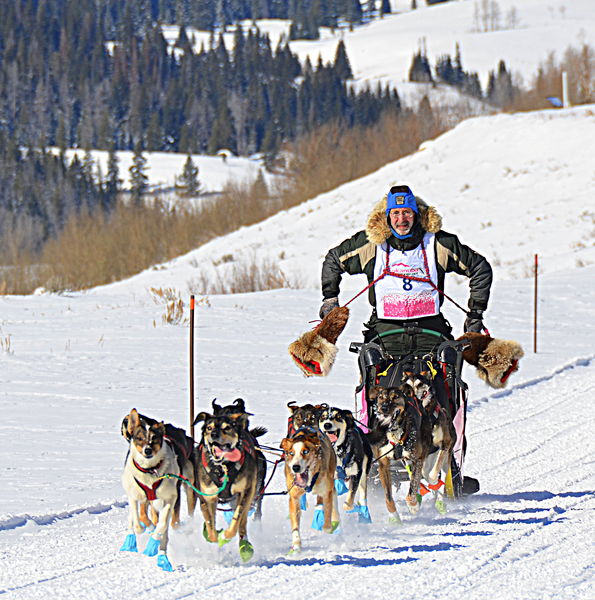 Al Borak Putting His Big Mitts Away at the Finish. Photo by Terry Allen.