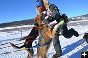 Al Borak Talks to His Dogs at the Start. Photo by Terry Allen.