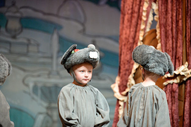 Baby Mice rehearsal. Photo by Arnold Brokling.