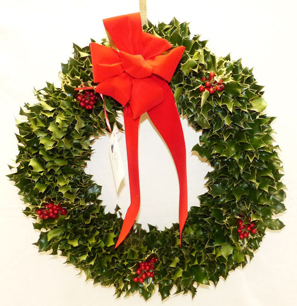 Rio Verde Engineering Holly wreath. Photo by Dawn Ballou, Pinedale Online.