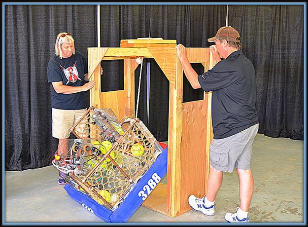 Robot Can Climb. Photo by Terry Allen.