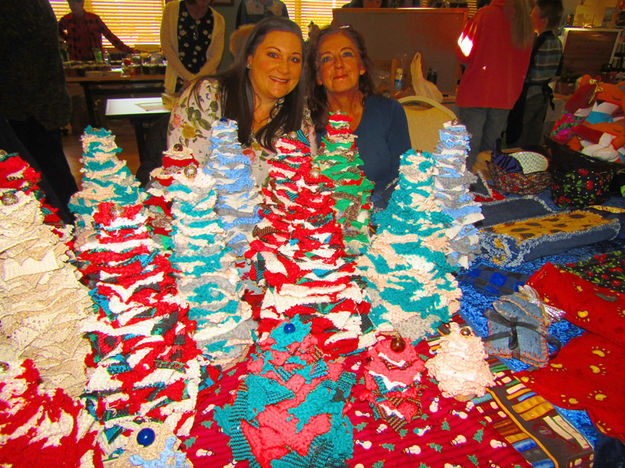 Hand crafts. Photo by Dawn Ballou, Pinedale Online.