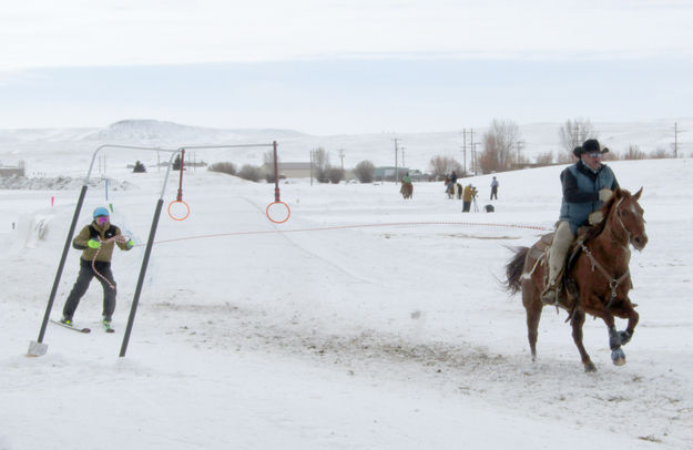 Getting the rings. Photo by Dawn Ballou, Pinedale Online.