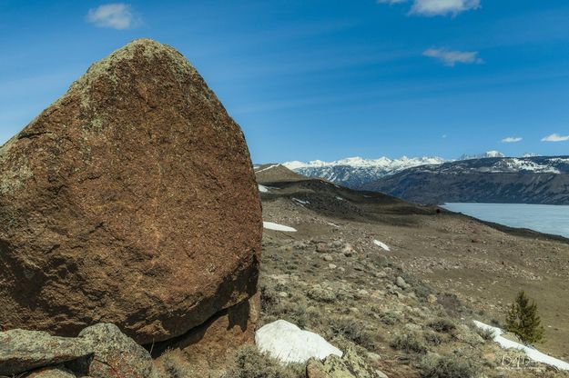 Huge Boulder. Photo by Dave Bell, Pinedale Online.