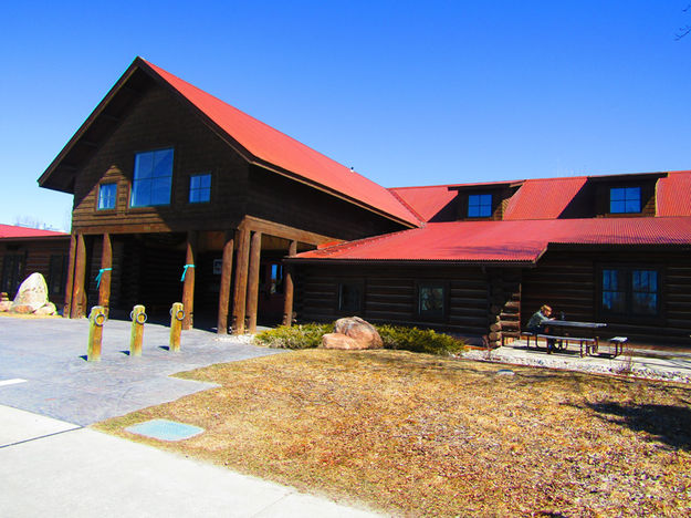 Pinedale Library. Photo by Dawn Ballou, Pinedale Online.