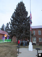 Carolers. Photo by Dawn Ballou, Pinedale Online.