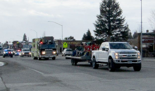 Fire truck & police escort. Photo by Dawn Ballou, Pinedale Online.