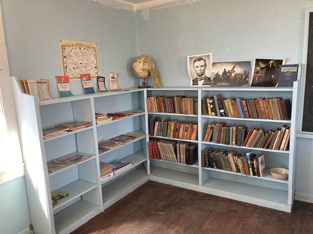Books. Photo by Dawn Ballou, Pinedale Online.