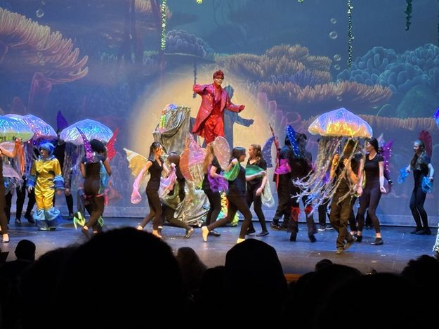 Lobster sea dance. Photo by Dawn Ballou, Pinedale Online.