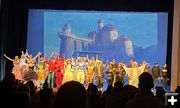 Final bow. Photo by Dawn Ballou, Pinedale Online.
