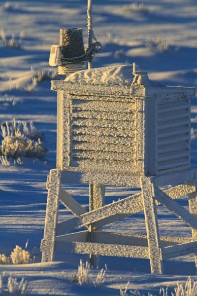 Frosty Weather Station. Photo by Dave Bell.