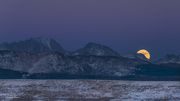 Fremont And Jackson Peaks And Rising Moon. Photo by Dave Bell.