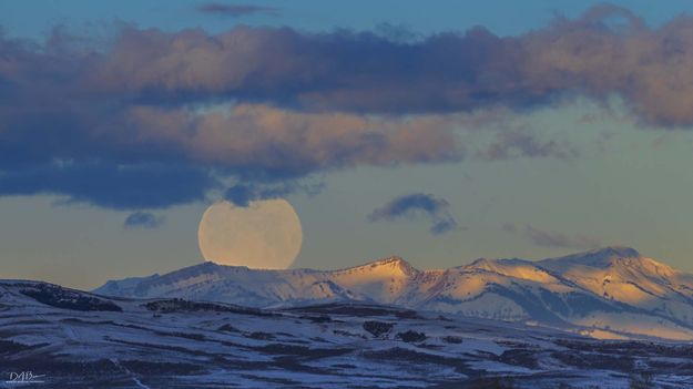 Setting Full Moon On The Shoulder Of Hoback Peak. Photo by Dave Bell.
