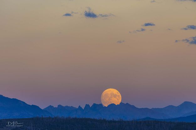 Rising Over The Cirque. Photo by Dave Bell.