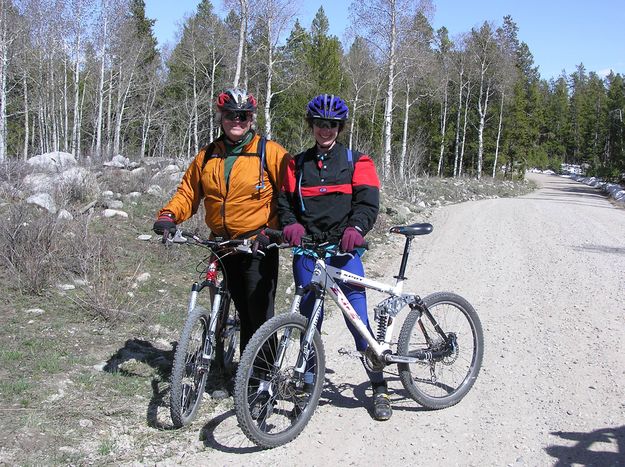 Mountain biking New Fork. Photo by Pinedale Online.