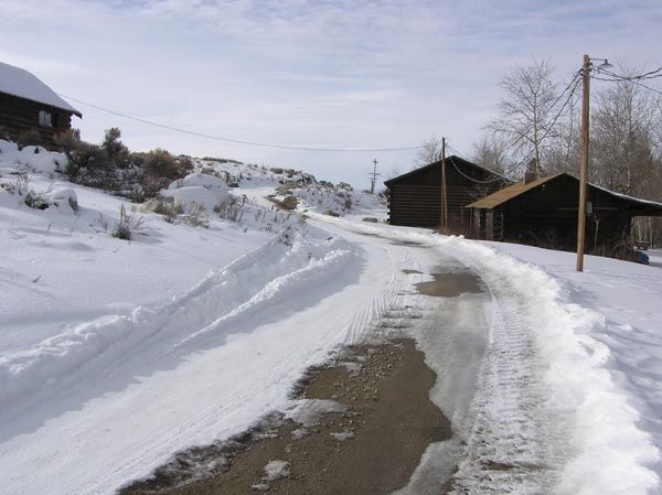 Cabin road. Photo by Pinedale Online.