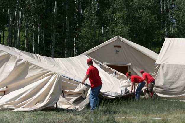 Setting up mess tents. Photo by Dawn Ballou, Pinedale Online.