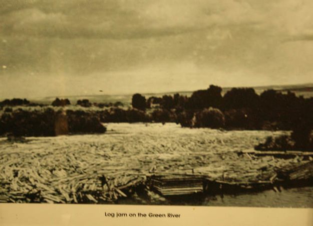 Tie log jam. Photo by Dawn Ballou, Pinedale Online.