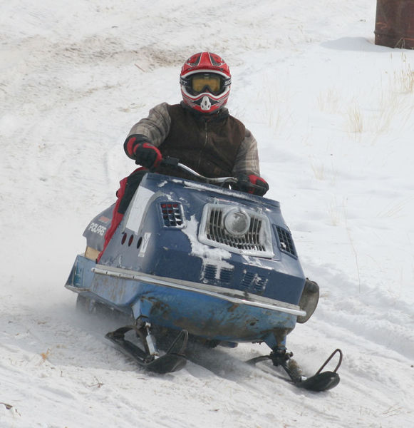 Sled 145. Photo by Dawn Ballou, Pinedale Online.