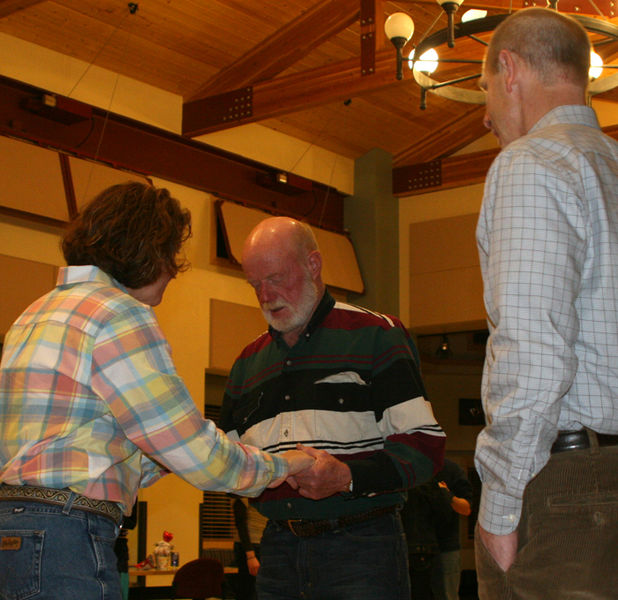 Instructing. Photo by Pam McCulloch, Pinedale Online.