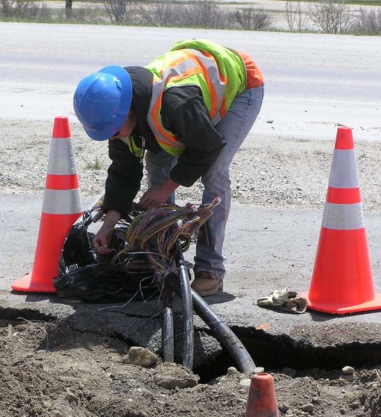 Splicing. Photo by Bob Rule, KPIN 101.1 FM Radio.