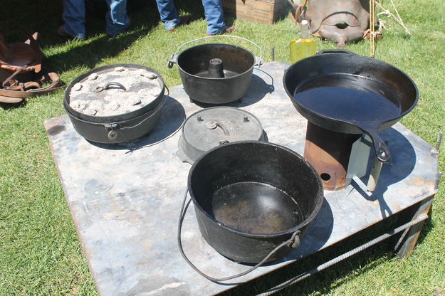 Dutch Ovens. Photo by Dawn Ballou, Pinedale Online.