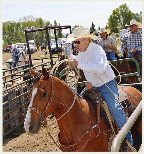 Bob Bing Leaving the Gate. Photo by Terry Allen.