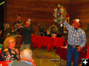 Wreath Auction. Photo by Pinedale Online.